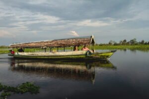 Barco no Rio Nanay, em. Iquitos, Peru. Foto: Inon Sani
